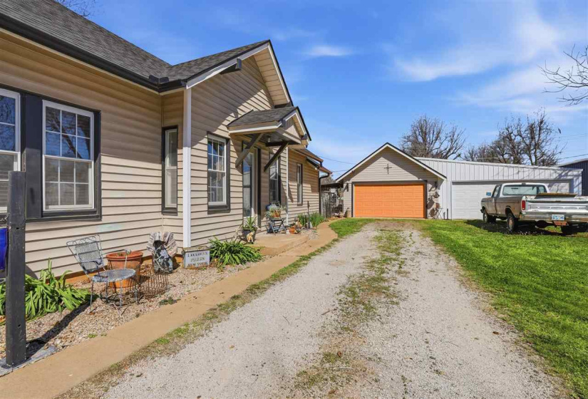 2 Bedrooms Bedrooms, 0 ,1 BathroomBathrooms,Residential,Single Family,Locust,1,133972