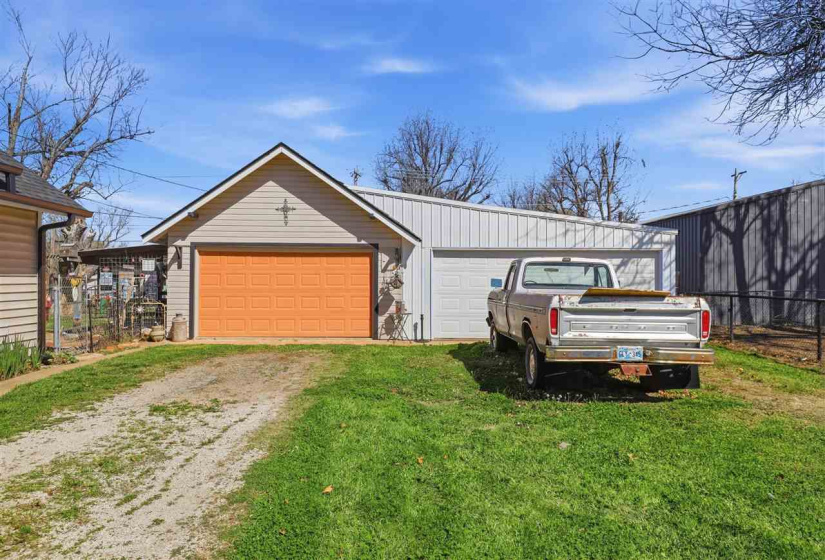 2 Bedrooms Bedrooms, 0 ,1 BathroomBathrooms,Residential,Single Family,Locust,1,133972