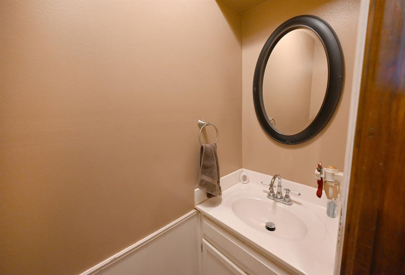 5 Bedrooms Bedrooms, 0 ,2 BathroomsBathrooms,Residential,Single Family,Quail Ridge,1.5,133978