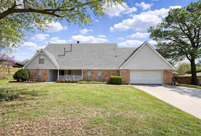 5 Bedrooms Bedrooms, 0 ,2 BathroomsBathrooms,Residential,Single Family,Quail Ridge,1.5,133978