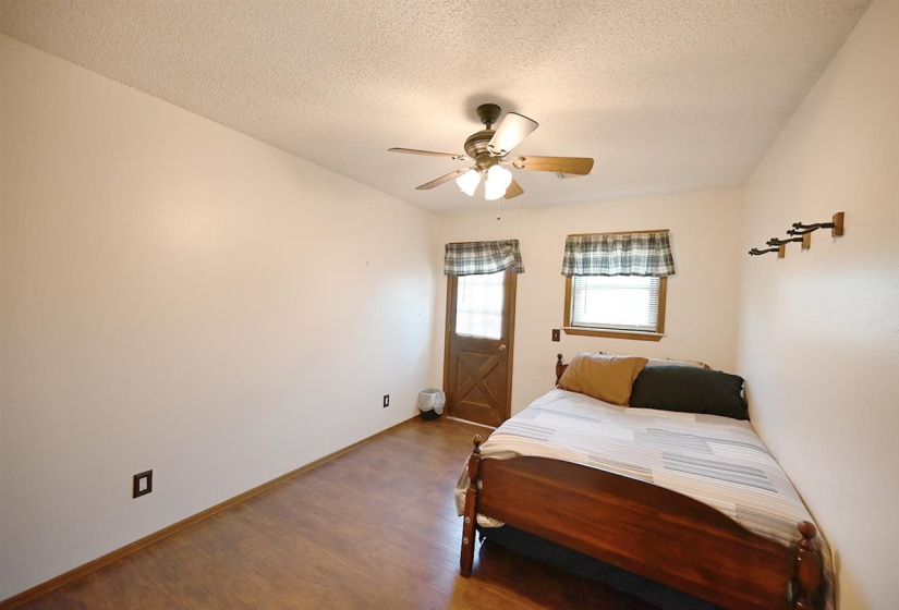 5 Bedrooms Bedrooms, 0 ,2 BathroomsBathrooms,Residential,Single Family,Quail Ridge,1.5,133978