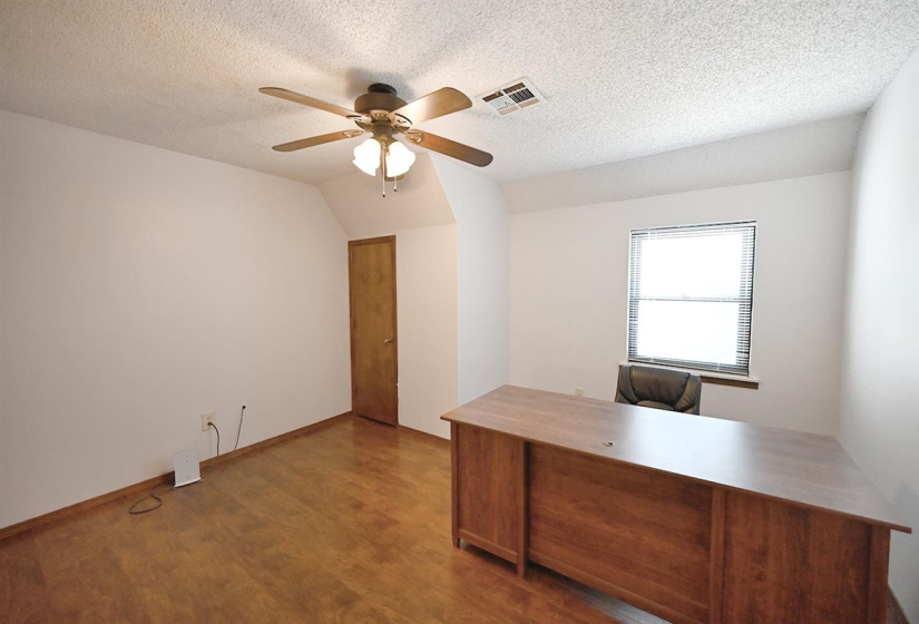 5 Bedrooms Bedrooms, 0 ,2 BathroomsBathrooms,Residential,Single Family,Quail Ridge,1.5,133978