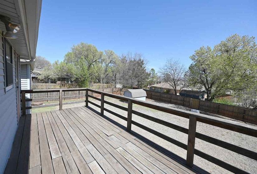 5 Bedrooms Bedrooms, 0 ,2 BathroomsBathrooms,Residential,Single Family,Quail Ridge,1.5,133978