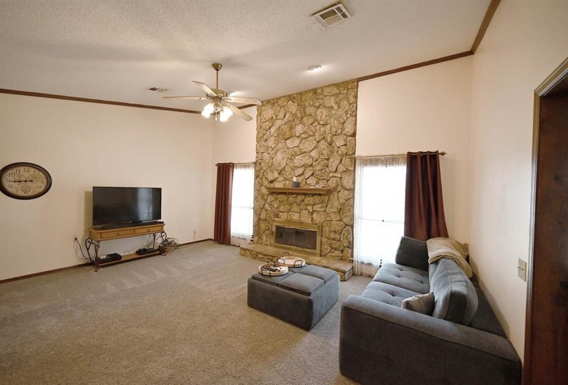 5 Bedrooms Bedrooms, 0 ,2 BathroomsBathrooms,Residential,Single Family,Quail Ridge,1.5,133978