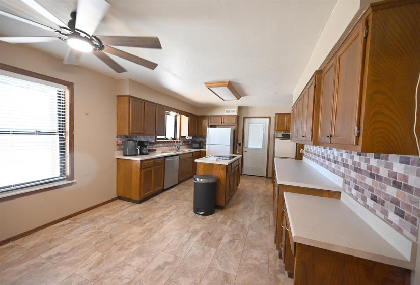 5 Bedrooms Bedrooms, 0 ,2 BathroomsBathrooms,Residential,Single Family,Quail Ridge,1.5,133978