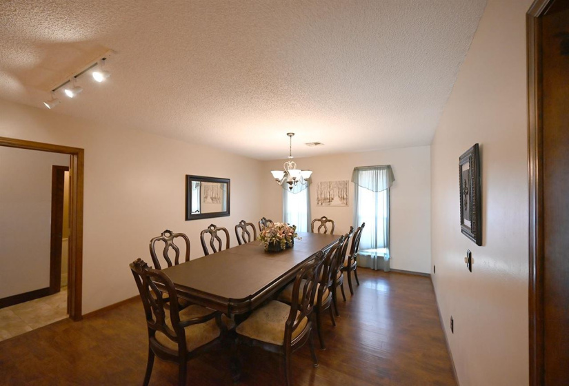 5 Bedrooms Bedrooms, 0 ,2 BathroomsBathrooms,Residential,Single Family,Quail Ridge,1.5,133978