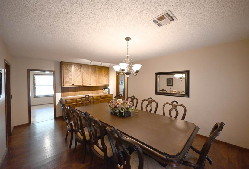 5 Bedrooms Bedrooms, 0 ,2 BathroomsBathrooms,Residential,Single Family,Quail Ridge,1.5,133978