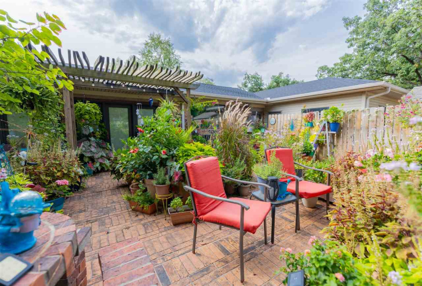 3 Bedrooms Bedrooms, 0 ,2 BathroomsBathrooms,Residential,Single Family,Ashbury,1,133988