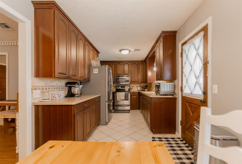 3 Bedrooms Bedrooms, 0 ,2 BathroomsBathrooms,Residential,Single Family,Sunnybrook,1,133990