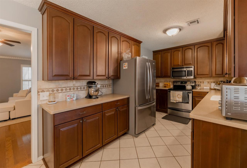 3 Bedrooms Bedrooms, 0 ,2 BathroomsBathrooms,Residential,Single Family,Sunnybrook,1,133990