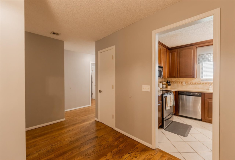 3 Bedrooms Bedrooms, 0 ,2 BathroomsBathrooms,Residential,Single Family,Sunnybrook,1,133990