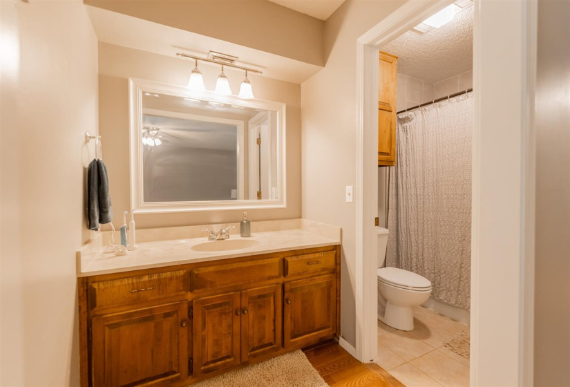 3 Bedrooms Bedrooms, 0 ,2 BathroomsBathrooms,Residential,Single Family,Sunnybrook,1,133990