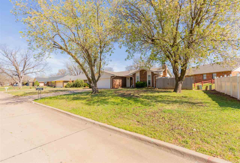 3 Bedrooms Bedrooms, 0 ,2 BathroomsBathrooms,Residential,Single Family,Sunnybrook,1,133990