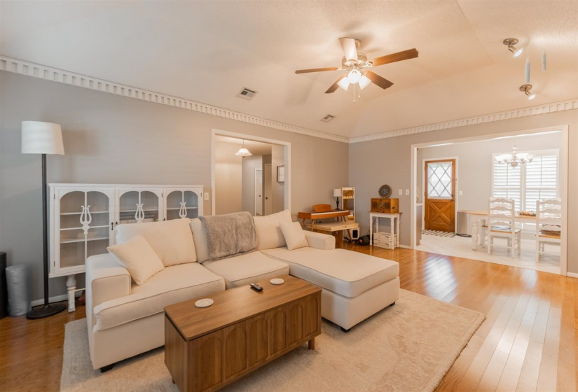 3 Bedrooms Bedrooms, 0 ,2 BathroomsBathrooms,Residential,Single Family,Sunnybrook,1,133990