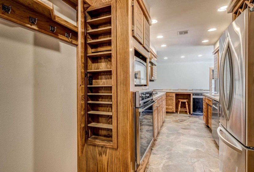 4 Bedrooms Bedrooms, 0 ,2 BathroomsBathrooms,Residential,Single Family,8th,1,133992