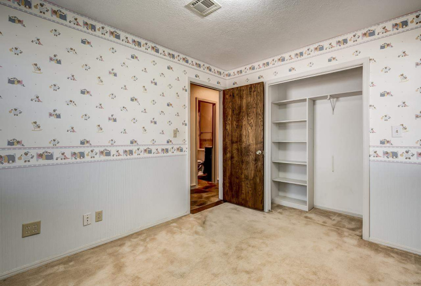 4 Bedrooms Bedrooms, 0 ,2 BathroomsBathrooms,Residential,Single Family,8th,1,133992