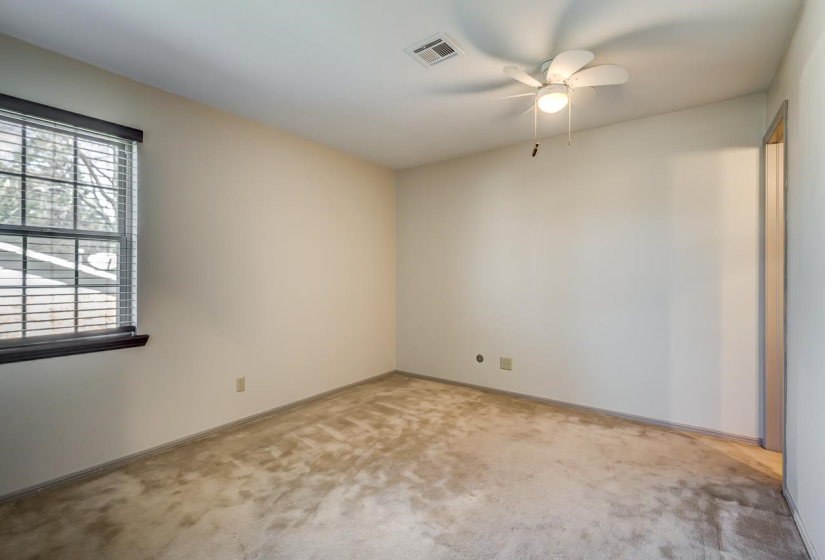 4 Bedrooms Bedrooms, 0 ,2 BathroomsBathrooms,Residential,Single Family,8th,1,133992