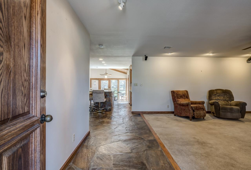 4 Bedrooms Bedrooms, 0 ,2 BathroomsBathrooms,Residential,Single Family,8th,1,133992