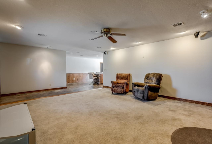 4 Bedrooms Bedrooms, 0 ,2 BathroomsBathrooms,Residential,Single Family,8th,1,133992