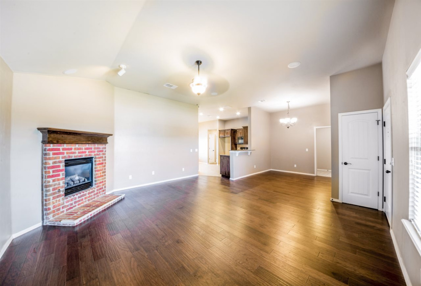 3 Bedrooms Bedrooms, 0 ,2 BathroomsBathrooms,Residential,Single Family,Chandler,1,133994