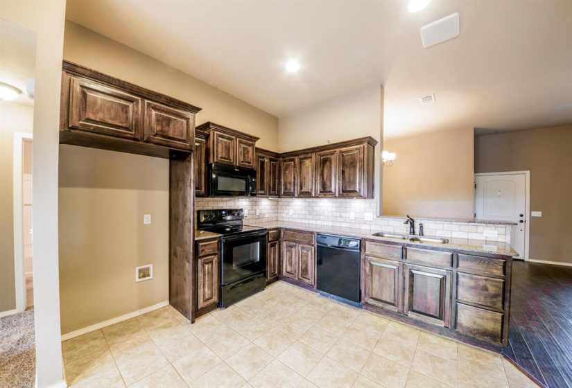 3 Bedrooms Bedrooms, 0 ,2 BathroomsBathrooms,Residential,Single Family,Chandler,1,133994