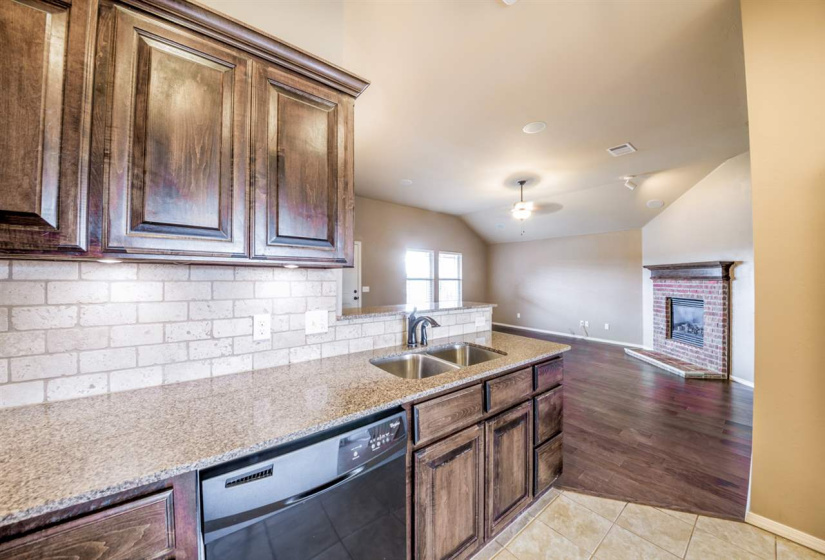 3 Bedrooms Bedrooms, 0 ,2 BathroomsBathrooms,Residential,Single Family,Chandler,1,133994