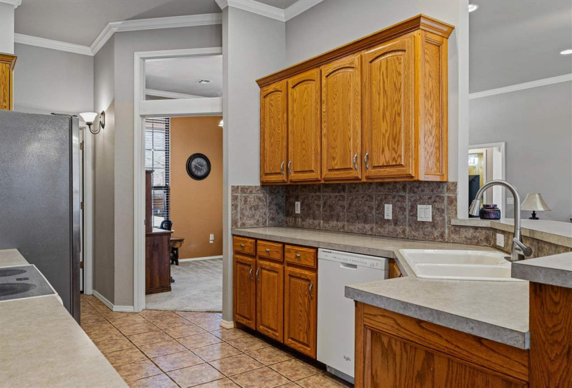 4 Bedrooms Bedrooms, 0 ,2 BathroomsBathrooms,Residential,Single Family,33rd,1.5,133998