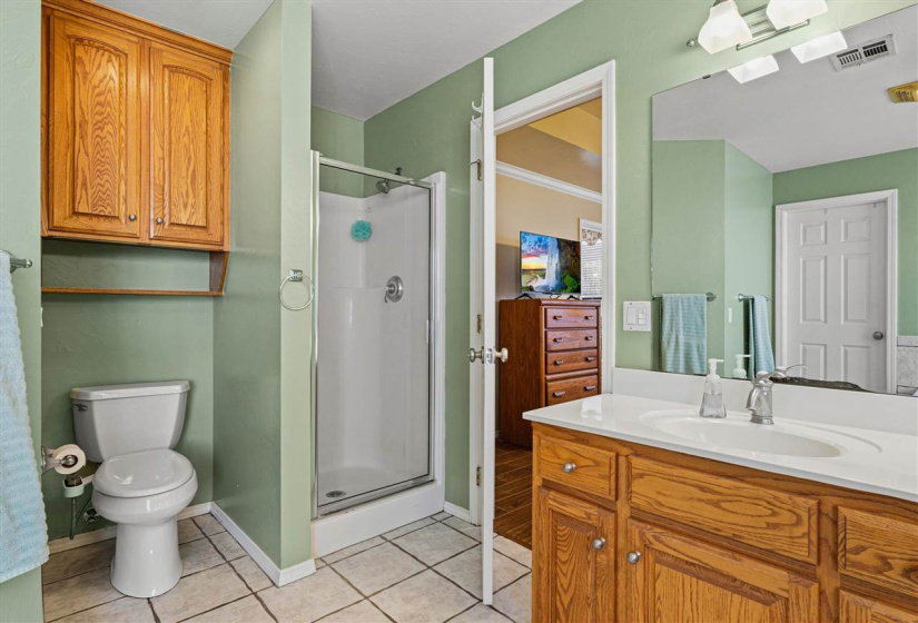 4 Bedrooms Bedrooms, 0 ,2 BathroomsBathrooms,Residential,Single Family,33rd,1.5,133998