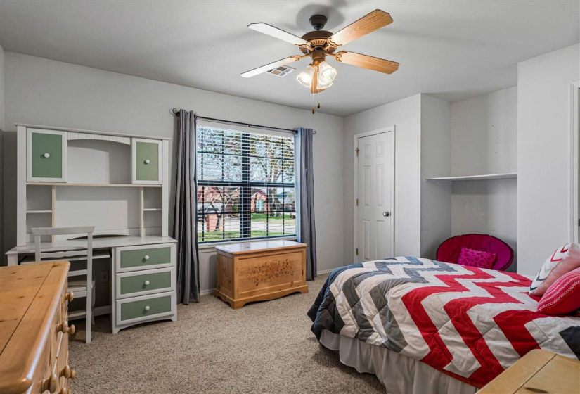 4 Bedrooms Bedrooms, 0 ,2 BathroomsBathrooms,Residential,Single Family,33rd,1.5,133998