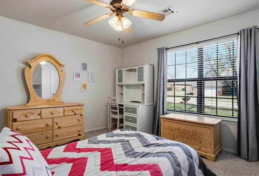 4 Bedrooms Bedrooms, 0 ,2 BathroomsBathrooms,Residential,Single Family,33rd,1.5,133998