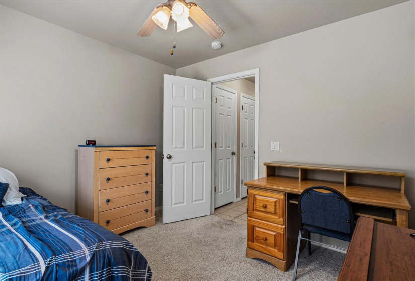 4 Bedrooms Bedrooms, 0 ,2 BathroomsBathrooms,Residential,Single Family,33rd,1.5,133998