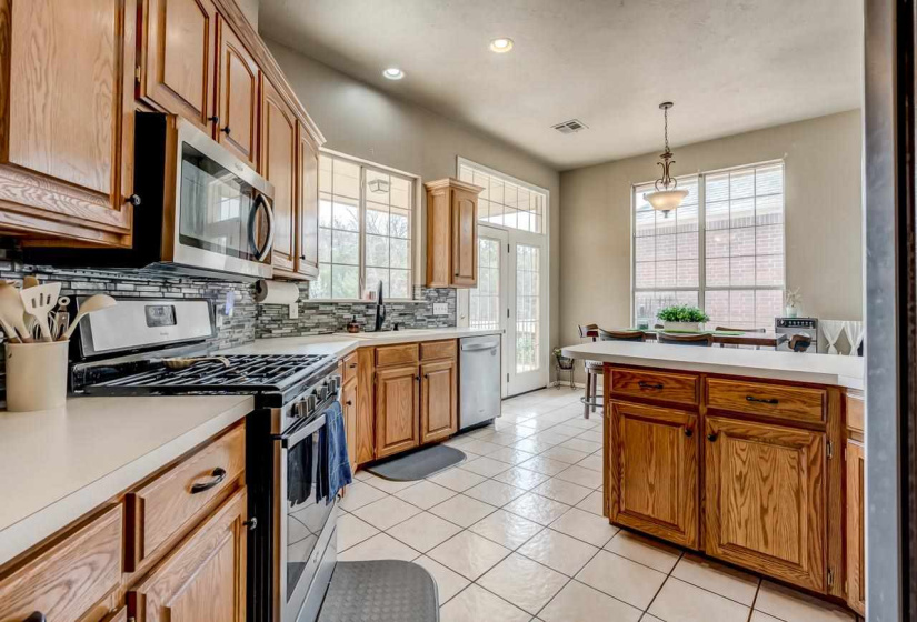 3 Bedrooms Bedrooms, 0 ,2 BathroomsBathrooms,Residential,Single Family,Greystone,1,133890