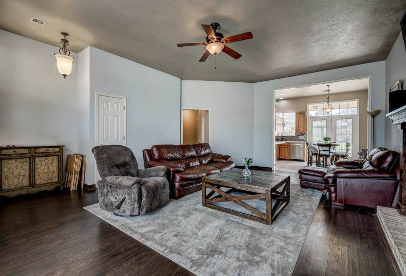 3 Bedrooms Bedrooms, 0 ,2 BathroomsBathrooms,Residential,Single Family,Greystone,1,133890