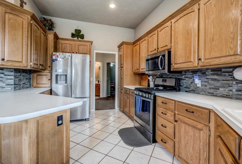 3 Bedrooms Bedrooms, 0 ,2 BathroomsBathrooms,Residential,Single Family,Greystone,1,133890