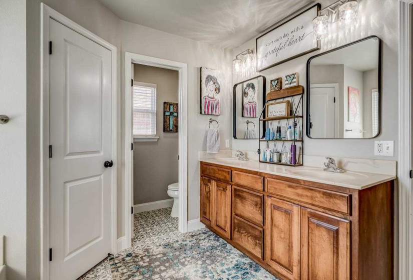 3 Bedrooms Bedrooms, 0 ,2 BathroomsBathrooms,Residential,Single Family,5th,1,134028