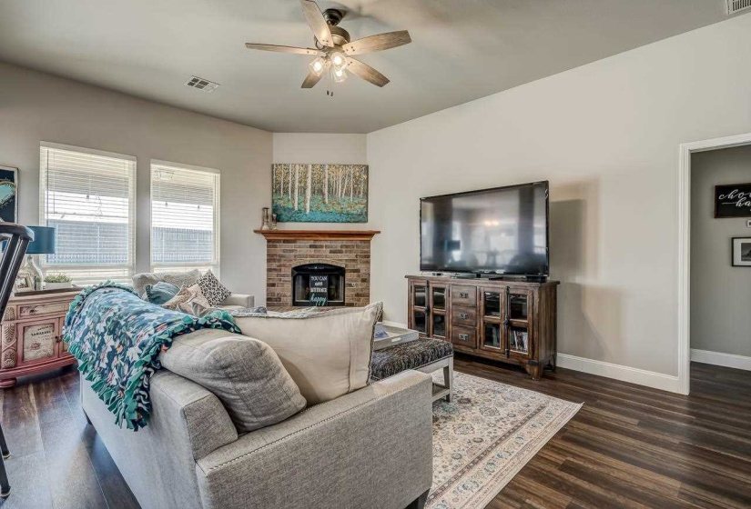 3 Bedrooms Bedrooms, 0 ,2 BathroomsBathrooms,Residential,Single Family,5th,1,134028