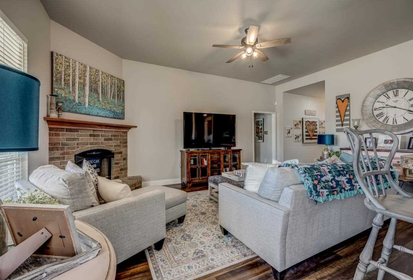 3 Bedrooms Bedrooms, 0 ,2 BathroomsBathrooms,Residential,Single Family,5th,1,134028