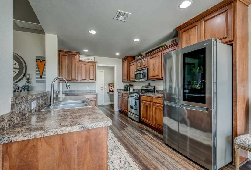 3 Bedrooms Bedrooms, 0 ,2 BathroomsBathrooms,Residential,Single Family,5th,1,134028