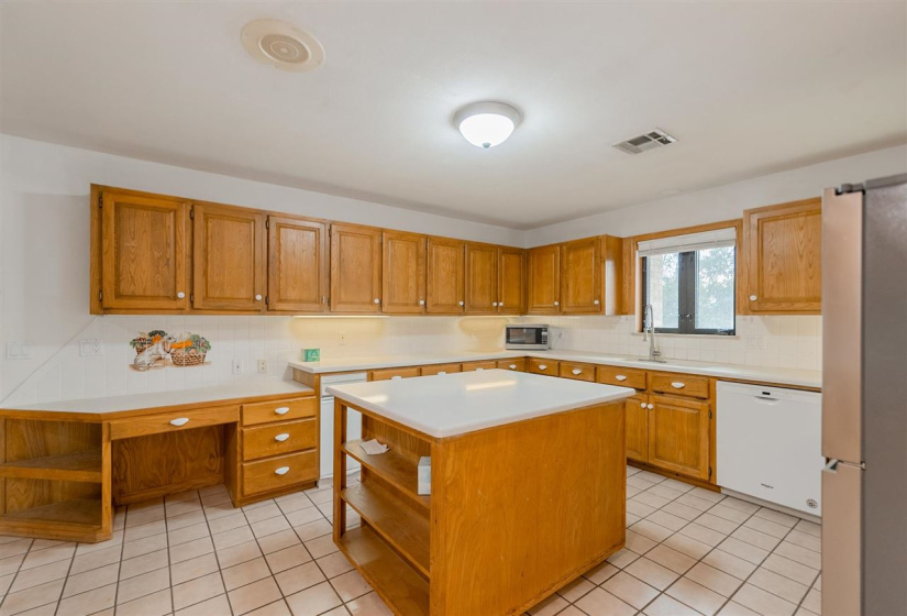 4 Bedrooms Bedrooms, 0 ,3 BathroomsBathrooms,Residential,Single Family,Country Club,1,134031