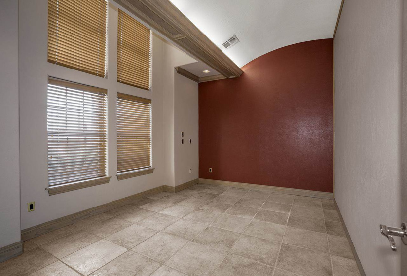 0 ,Commercial/industrial,Commercial,Lakeview,2,134052